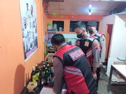 Polresta Banyumas Razia Minuman Keras Dalam Rangka Pendisiplinan PPKM Level 2