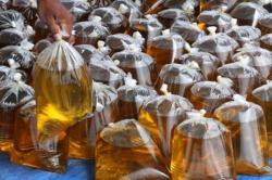 Hari Ini Minyak Goreng Dijual Rp14.000 per Liter, Ukuran 2-25 Liter Disubsidi