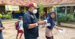 Peringatan Hari Guru ke-76, PWI Indramayu Edukasi Prokes ke Sekolah