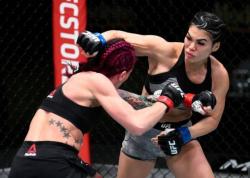 Kisah Petarung Cantik MMA yang Hampir Bangkrut Bertarung di UFC