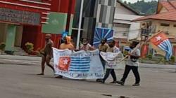 Bendera Bintang Kejora Dikibarkan Saat Panglima TNI Kunjungi Papua, 6 Orang Dibekuk