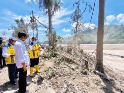 Presiden Pastikan Penanganan Dampak Erupsi Semeru Berjalan Baik