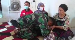 Sujud dan Berlinang Air Mata, Oknum TNI AU yang Usir Ibu Mertua Minta Maaf