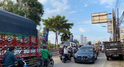 Jalan Raya Bonang Macet, Buntut Pemasangan Pipa Air  