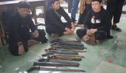 Mengenal Bedog Lubuk, Pusaka Khas dan Lambang Logo Karawang