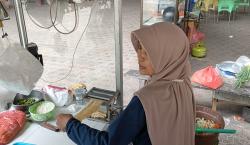 Harga Minyak Goreng Naik, Pedagang Gorengan Mengeluh Omzet Menurun