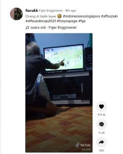 Viral Kehebatan Aksi Kakek ini Gagalkan Penalti Singapura, Netizen: Ternyata Ini Yasir Asli