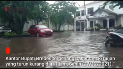 Video Kantor Bupati Brebes Direndam Banjir