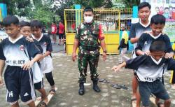 Vaksinasi Covid-19 di Brebes Dimeriahkan dengan Festival Dolanan Anak Tradisional