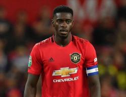 Bursa Transfer 2022: Napoli Pinjam Axel Tuanzebe dari Manchester United