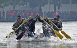 Demi Kehormatan Satuan, Prajurit Brigif 2 Marinir Bertarung Adu Cepat Dayung Perahu Karet