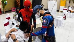 Spider Man dan Captain America  Temani Anak-anak vaksinasi COVID-19