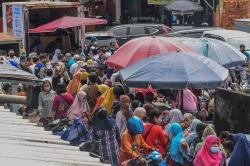 Laris, Wakil Walikota Palembang Fitrianti Agustinda Jual Minyak Goreng Rp14.000 Buat 2 Liter