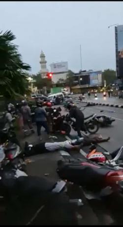 Kecelakaan Maut di Balikpapan, Kontainer Hantam 6 Mobil dan 14 Motor, 5 Orang Tewas di Tempat