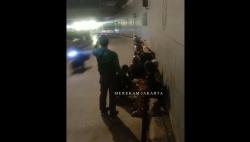 Puluhan Pengendara Motor Berjatuhan di Jalan Underpass Senen Licin karena Oli Tumpah