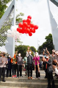 Gubernur Jawa Barat, Ridwan Kamil Resmikan Alun-alun Garut