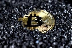 Pasar Kripto Global Merugi 1 Triliun Dolar AS, Bitcoin Ikut Jatuh  