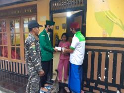 Program Lespeniring, Nasi Bungkus dan Uang Tunai untuk Kaum Duafa di Purwokerto Barat