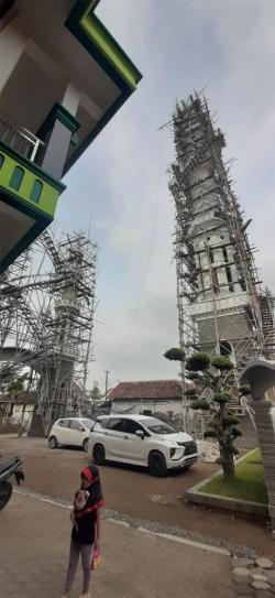 Menara Masjid Desa Pakumbulan Tertinggi di Pekalongan, Diklaim No 3 di Jateng