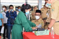 Kasus Covid-19 Meningkat, Bupati Banyumas Pantau Percepatan Vaksinasi Lansia