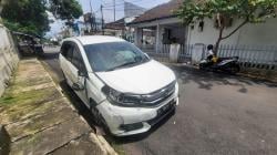 Mobilio vs Honda Beat, Penumpang Sepeda Motor Patah Kaki. Satu Korban Masih Anak-Anak