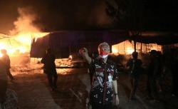 Kebakaran Pasar Johar Semarang, Emak-emak Pedagang Nangis di Hadapan Ganjar Pranowo