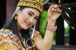 Mitos Rahasia Kencantikan dan Kulit Putih Perempuan Dayak, Ini Ceritanya! 