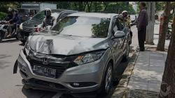 Mobilio Seruduk Sedan, Balita Luka Dikepala