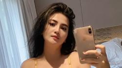 Diana Dee Starlight Tampil Seksi Pakai Bra Kuning, Netizen: Gemes Banget