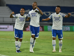 Libas Persipura 3-0, Persib Kembali ke Jalur Perebutan Juara Liga 1