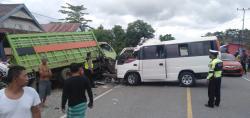 Kecelakaan di Lutim, Supir Ambulans Pengantar Jenazah Dikabarkan Meninggal di Tempat