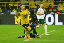 Dortmund Bantai Monchengladbach 6:0, Ramaikan Persaingan Puncak Klasemen