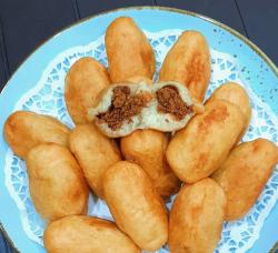 Bunda, Mari Masak Jajan Pasar Kroket Singkong Isi abon Enak 