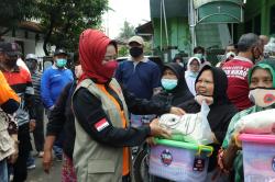 Tinjau Warga Terdampak Banjir Bandang, Ini Kata Bupati Brebes