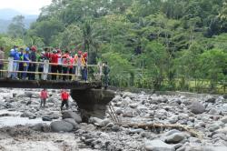 Foto Keprihatinan Banjir Bandang yang Terjadi di Bumiayu