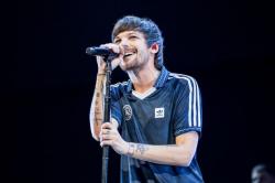 Akibat Invasi Rusia ke Ukraina, Louis Tomlinson Batalkan Konser di Moskow dan Kyiv