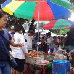 MBAH KYAI NAFI' ABDILLAH KAJEN : PERBANYAK SHOLAWAT SAAT BERDAGANG