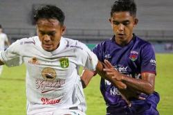 Persita Berhasil Redam Serbuan Persebaya Surabaya