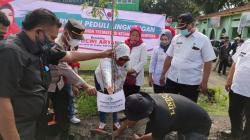 Peduli Lingkungan, Legislator Tanam Ratusan Pohon Trembesi di Jl. Raya Tegal