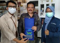 Dinas Perikanan Karawang Dapat Penghargaan