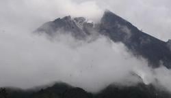 15 Kali Gunung Merapi Luncurkan Lava Pijar, 11 Kali ke Barat Daya dan 4 Kali ke Tengara