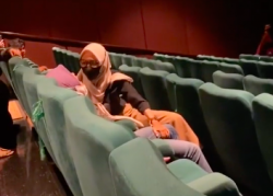 Viral! Kesurupan saat Nonton Film Horor di Bioskop, Ternyata Ini Ucapannya! 