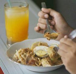 Lontong Cap Gomeh, Budaya Tionghoa yang Menyatu dengan Jawa