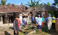 Rumah Anak Yatim Piatu di Sleman Indramayu Kini Diperbaiki