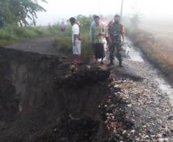 Longsor di Brebes, Putus Akses Dua Kecamatan  