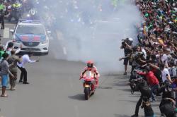 Heboh! Marc Marquez Geber Motor Depan Warga di Jalan MH Thamrin Jakarta 