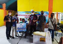 Dorong Kemandirian Usaha Kaum Disabilitas Indramayu, Bank BJB Salurkan Bantuan Alat Usaha