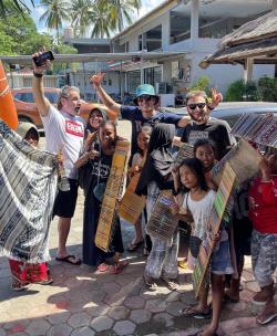 Bingung Dengar Sholawat Tarhim, Begini Reaksi Pembalap Asal Spanyol