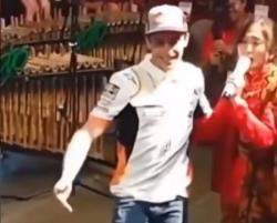 Marc Marquez Joget Dangdut, Netizen: Hal Ini Membuatnya Jatuh