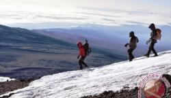 Salju Abadi di Puncak Jaya Terancam Punah, Tersisa 0,23 Kilometer Persegi 